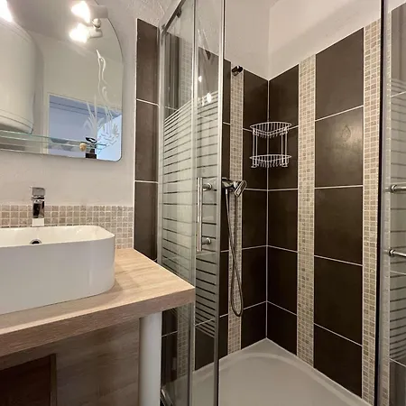 Apartamento Avec Piscine, 4 Couchages, - Fr-1-229-60 *